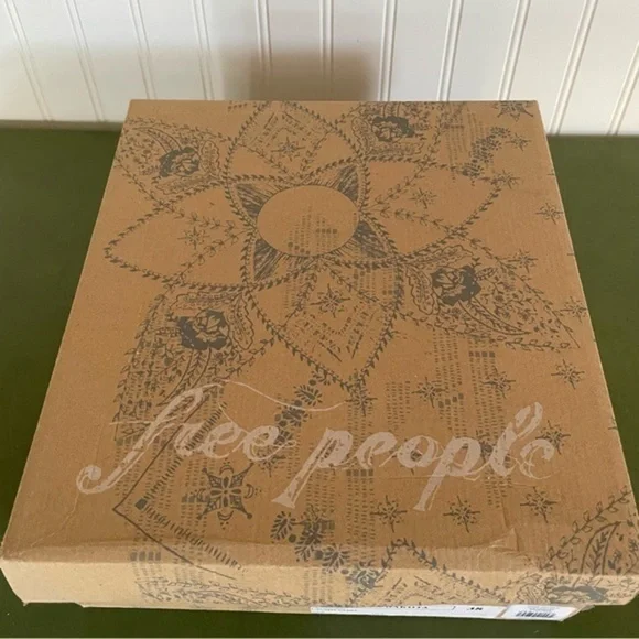 NWT Free People STUDDED DAKOTA Mid Calf Boots in Black Leather *Italy* - Picture 12 of 13